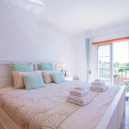 Crossing Keys, Two Bedrooms, * Ferragudo (Faro)