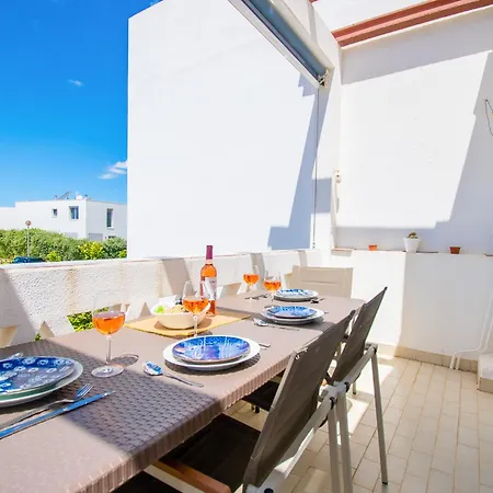 Crossing Keys, Two Bedrooms, Apartment *