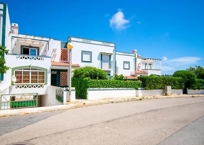 Апартаменты Crossing Keys, Two Bedrooms, *