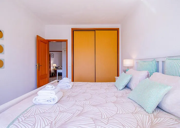 Апартаменты Crossing Keys, Two Bedrooms, *