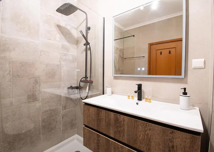 Crossing Keys, Two Bedrooms, Феррагуду